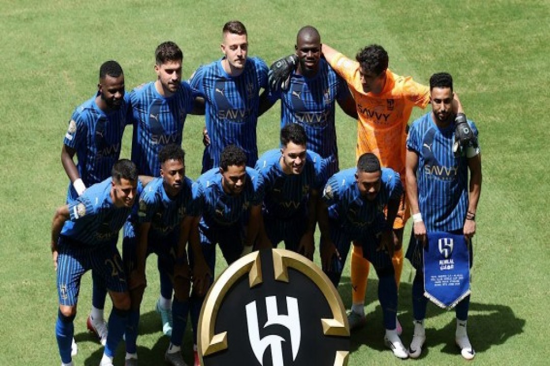 الهلال يحظى بإشادة المدربين وشعبيته تتصاعد.. ولا نية لتأجيل المباريات