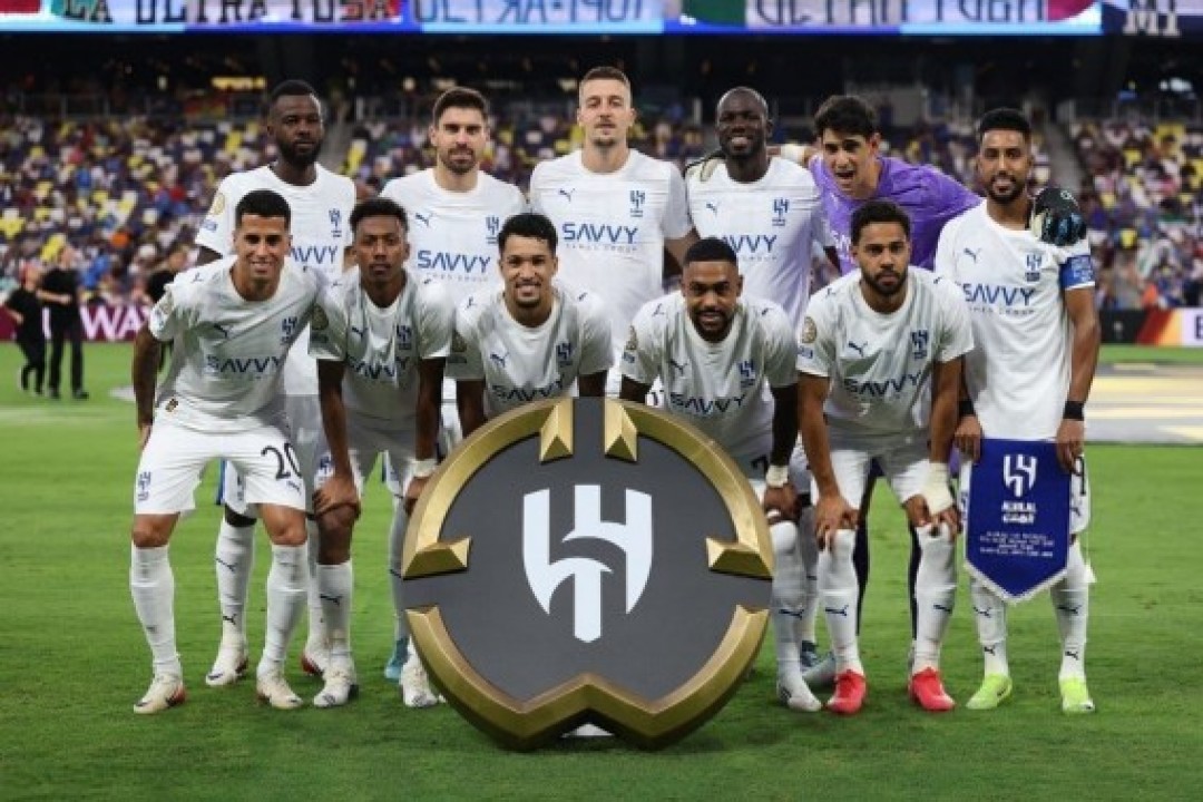 الهلال يضرب باتشوكا بثنائية ويحجز تذكرة العبور لثمن النهائي