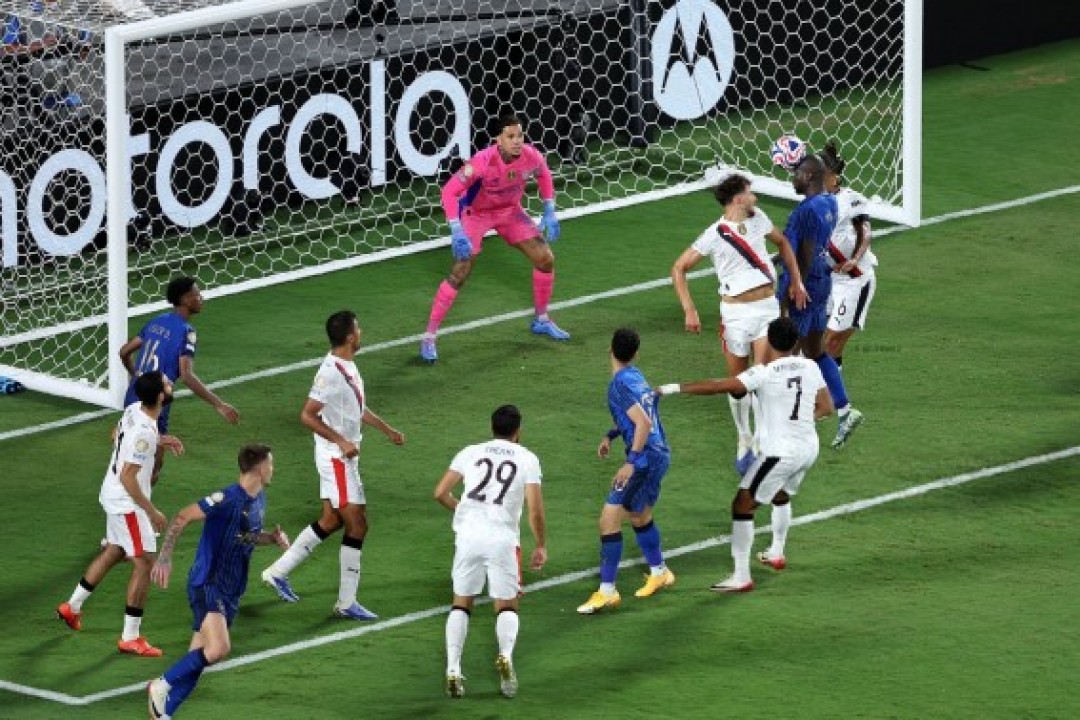 الهلال يُذهل العالم ويُقصي السيتي في ليلة تاريخية لا تُنسى