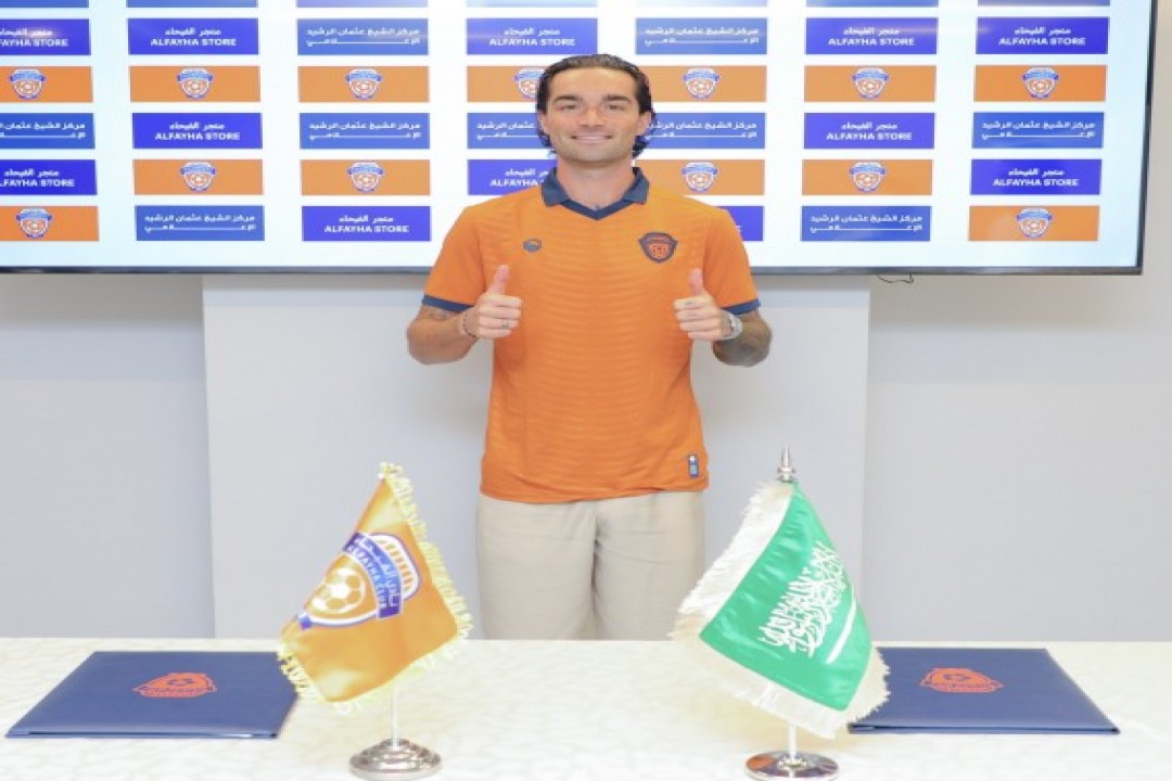 الفيحاء يظفر بتوقيع الإسباني جيسون ريميسيرو
