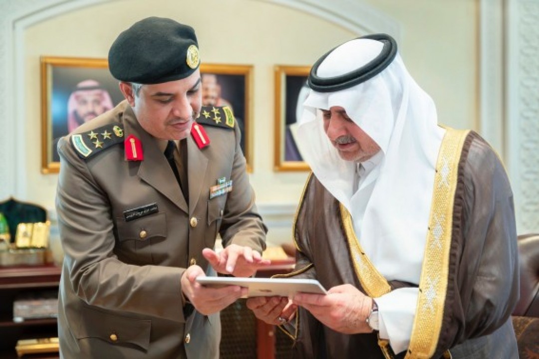 أمير تبوك يطلع على التقرير الإحصائي لمديرية مكافحة المخدرات بالمنطقة