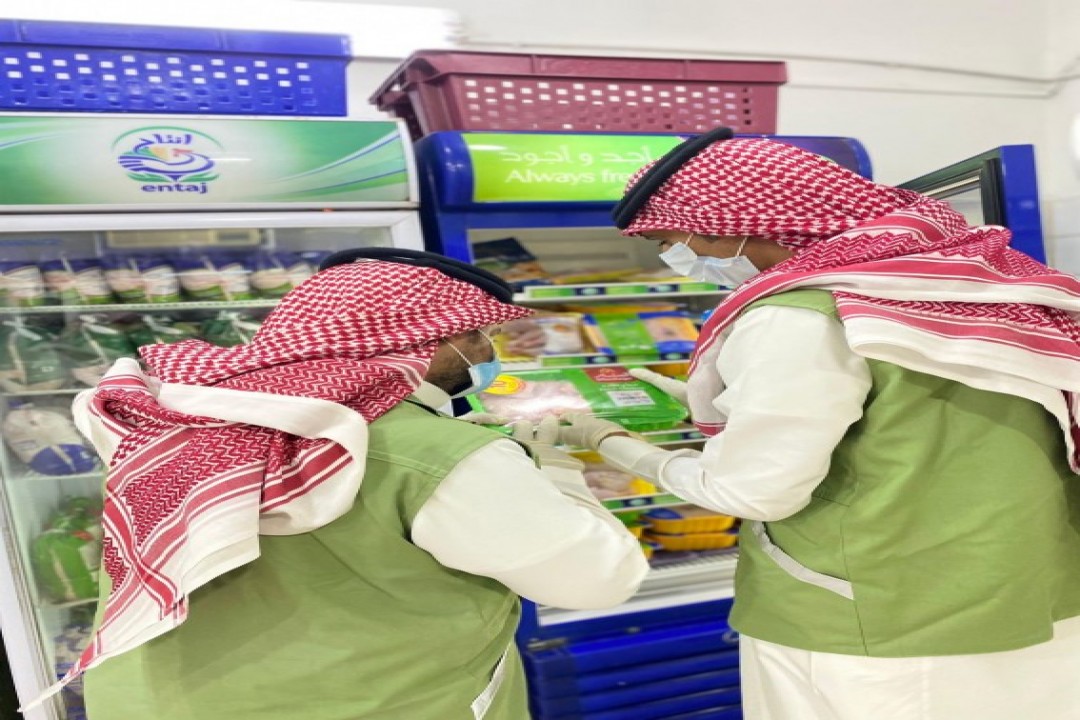 مكتب البيئة بمحافظة رفحاء ينفذ جولات رقابية على أسواق النفع العام والمسالخ