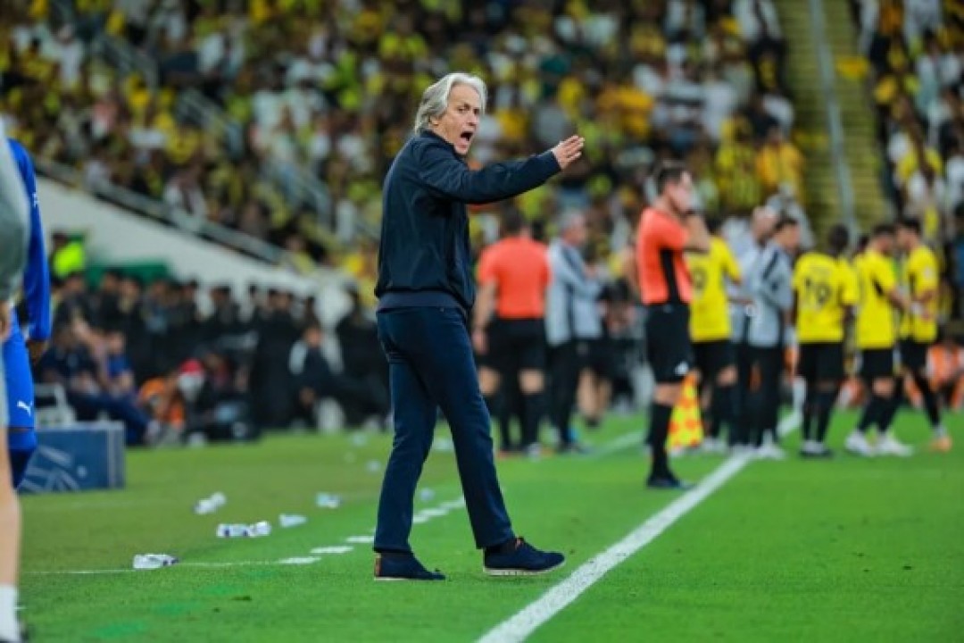 جيسوس يبدأ انتقاء صفقات النصر قبل توقيع العقد