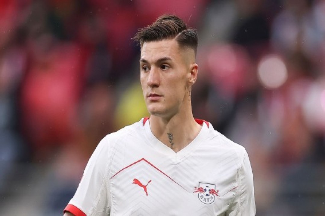 النجم السلوفيني سيسكو يُفكّر جديًا في عرض الهلال