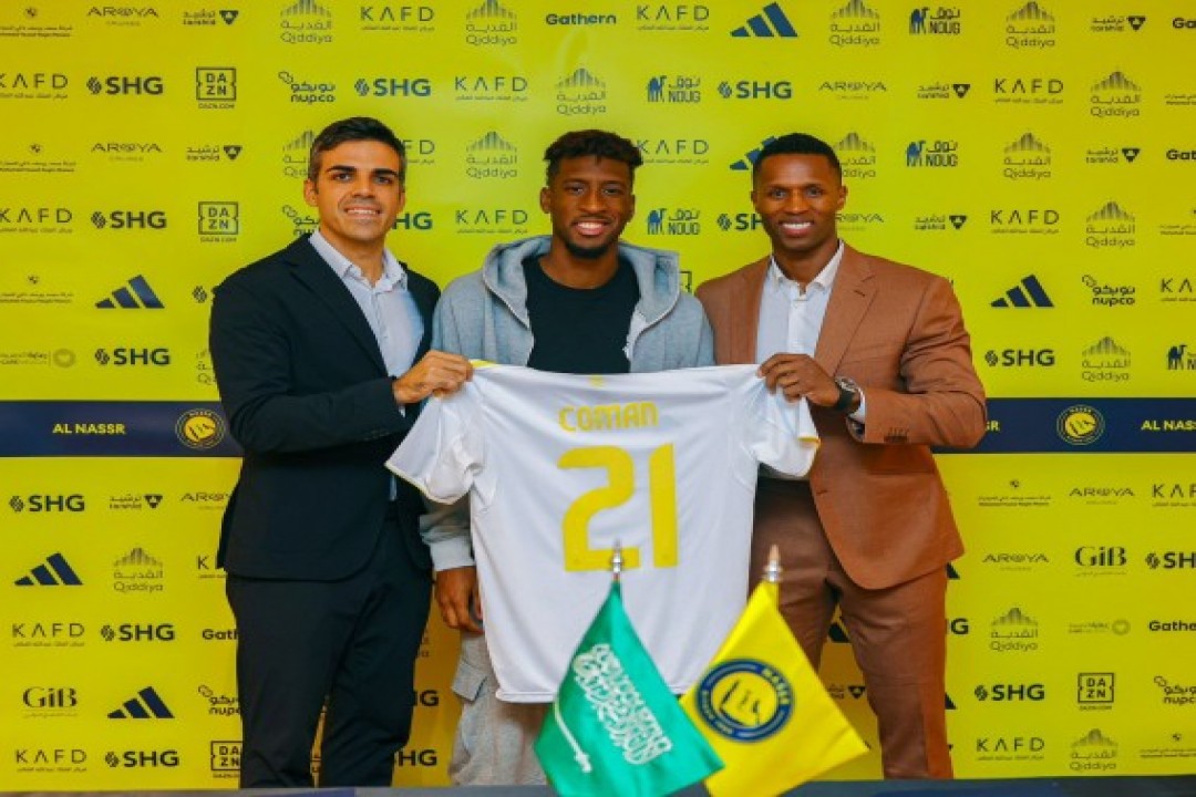 كومان يوقع مع النصر رسميًا
