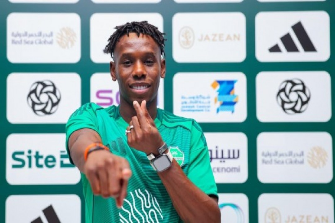 الأهلي يعزّز صفوفه بهوساوي ثاني قادم من الاتحاد