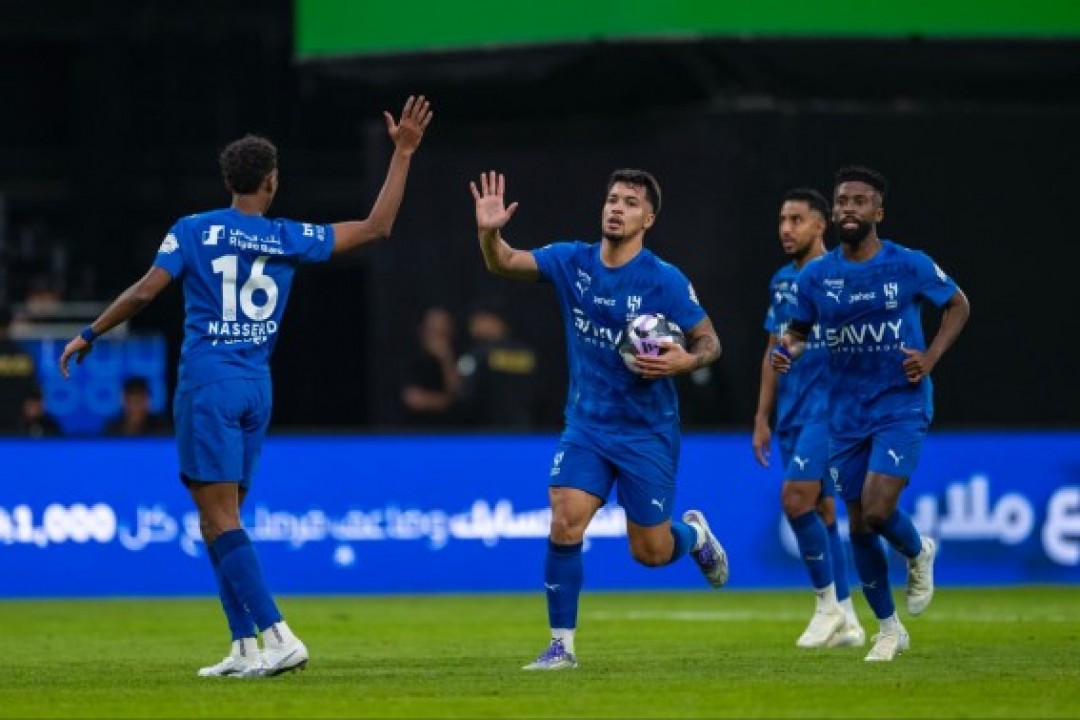 هداف المونديال يقود الهلال للفوز على الأخدود
