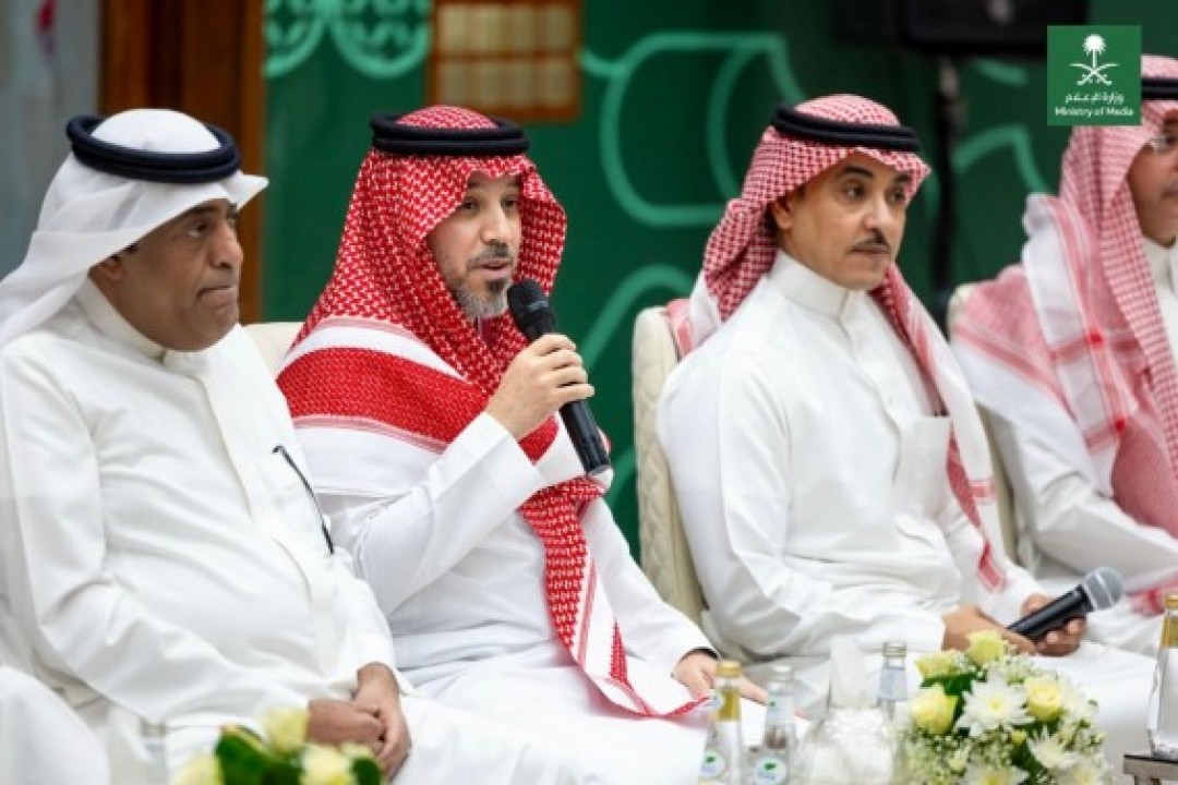 نخبة من الإعلاميين يناقشون دور الكلمة في ترسيخ الوعي الرياضي