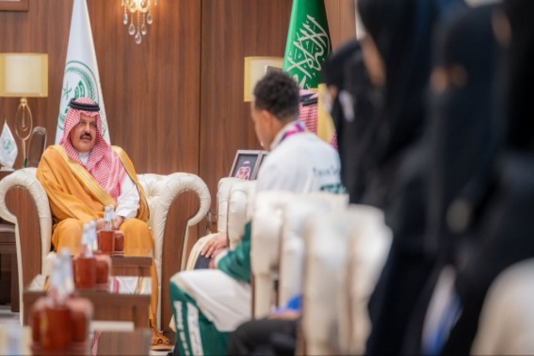 أمير حائل يستقبل أبطال نادي ذوي الإعاقة بعد إنجازاتهم المحلية والعالمية