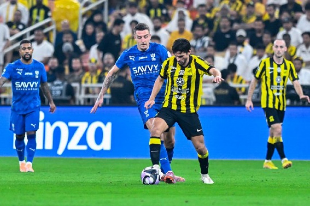 الهلال يحسم كلاسيكو الإنماء بثنائية نظيفة