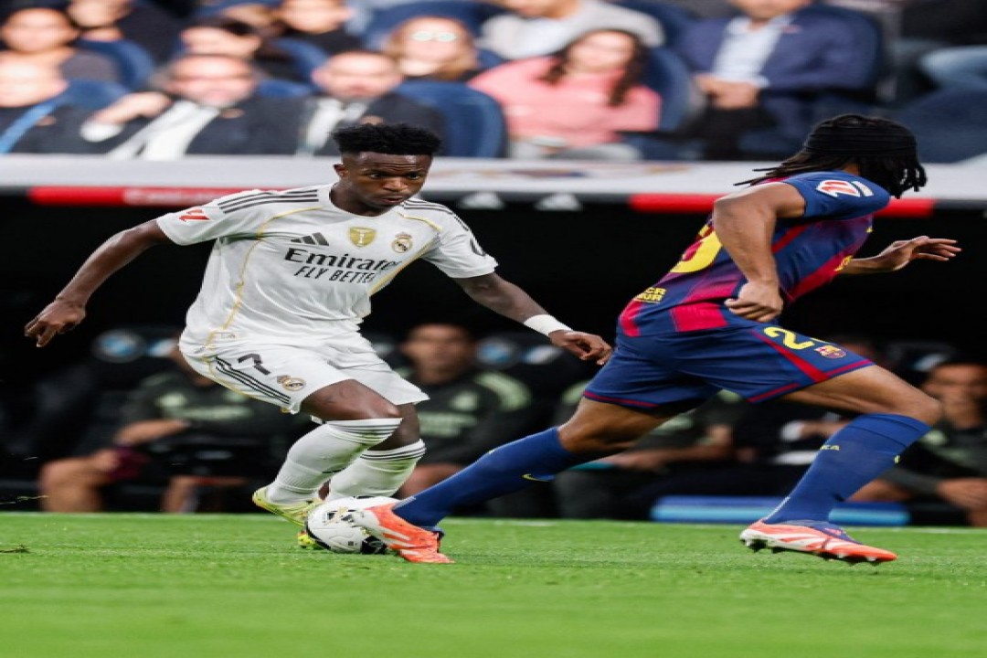 بلينغهام يشعل الكلاسيكو ويقود الريال لهزيمة برشلونة بلينغهام يشعل الكلاسيكو ويقود الريال لهزيمة برشلونة
