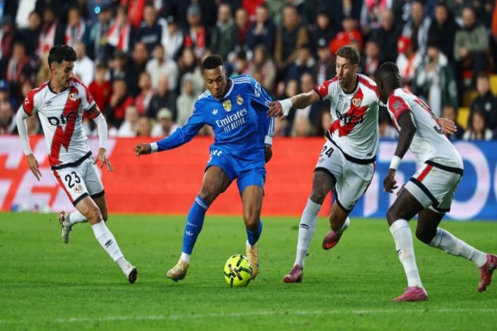 رايو فايكانو يوقف انتصارات ريال مدريد ويشعل سباق الصدارة