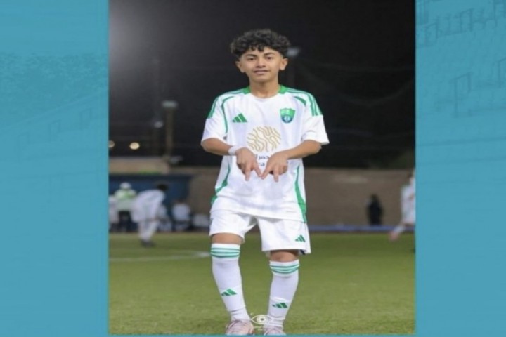 جابر جيلان.. موهبة جازانية تبهر الأنظار في مهرجان طائف الورد