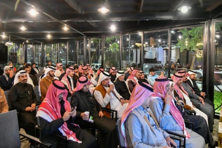 عصير الكتب أمسية أدبية تثري المشهد الثقافي في الباحة