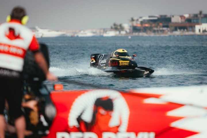 انطلاق التجارب الحرة لسباق الفورمولا1 للزوارق في جدة