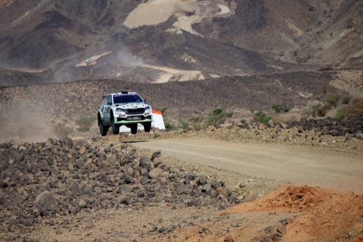 ثقبٌ يُربك حسابات اللقب.. وفورمو يحافظ على صدارة الرالي