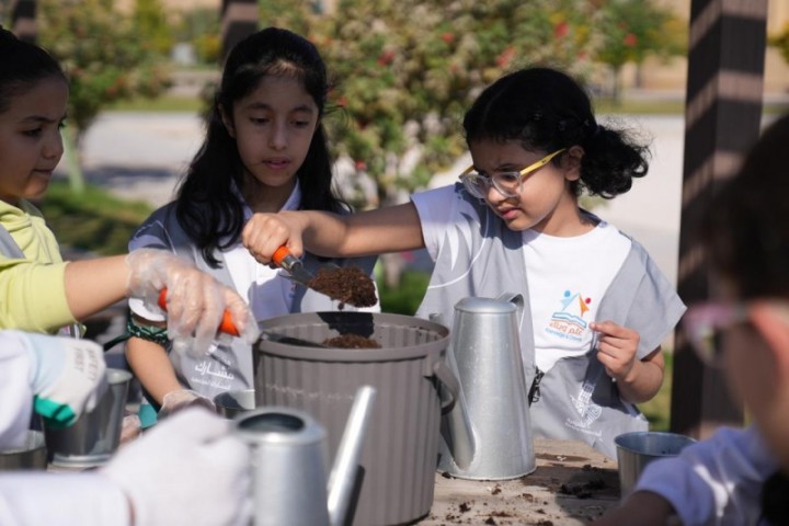 أمانة الشرقية تغرس القيم البيئية في نفوس الناشئة بمناسبة اليوم العالمي للطفل