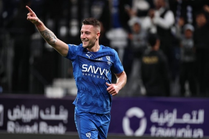 الهلال يحسم المواجهة بثلاثية ويعزز صدارته لدوري روشن