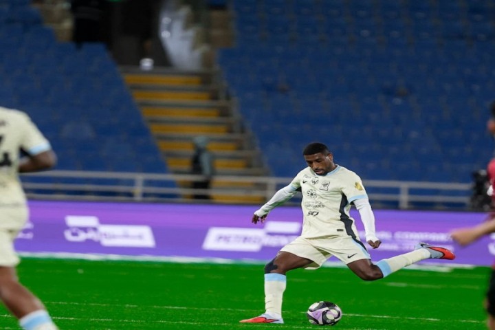 الاتحاد يكتسح الخلود برباعية نظيفة في دوري روشن