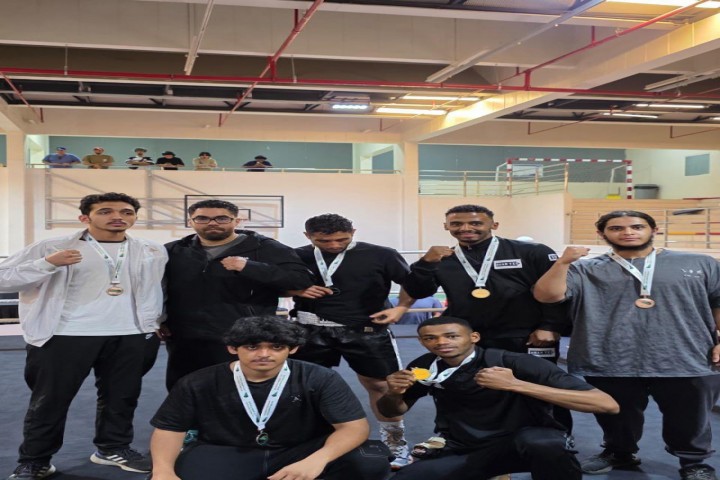 نادي الفاروق يحصد 6 ميداليات في بطولة النخبة للملاكمة بجدة
