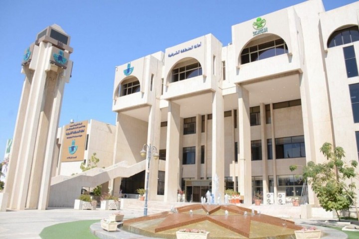 أمانة المنطقة الشرقية تنظّم كرنفال الباعة الجائلين بالدمام