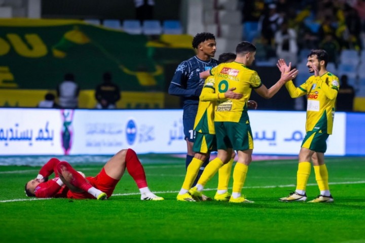 الخليج يكتسح الأخدود برباعية مستحقة