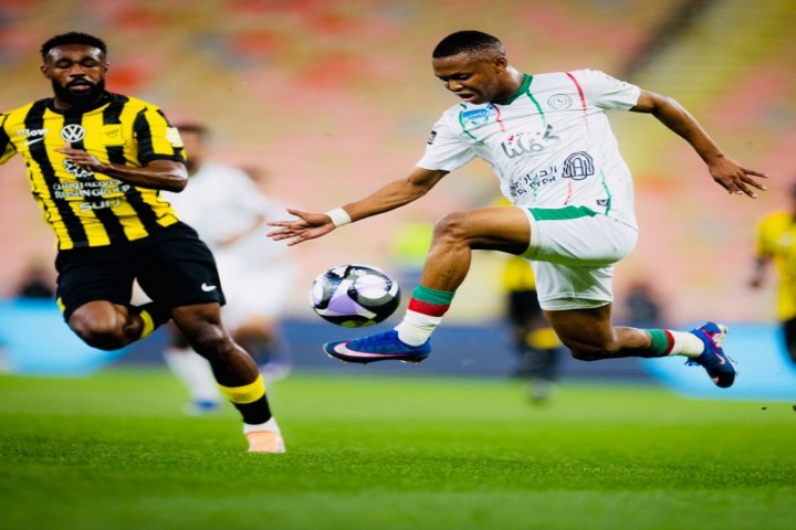 الاتفاق يتغلب على الاتحاد في مواجهة قوية بدوري روشن السعودي