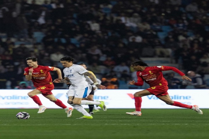 القادسية يجبر الهلال على التعادل ويشعل صراع المقدمة