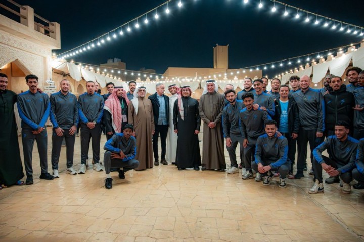 نادي الفتح يعزّز حضوره المجتمعي بزيارة رسمية لمهرجان تمور الأحساء