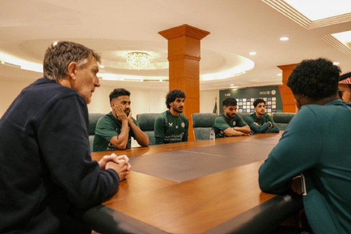 الجهاز الفني للأخضر يكثف جولاته على أندية روشن
