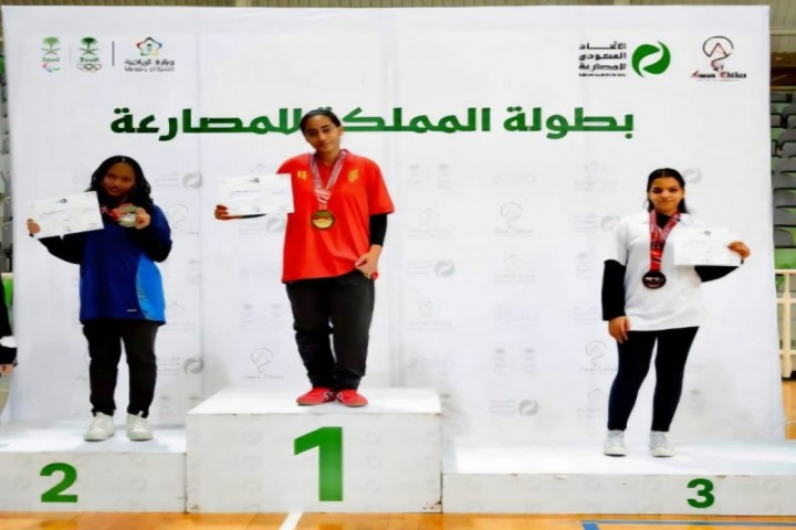 القادسية يتألق في المصارعة النسائية