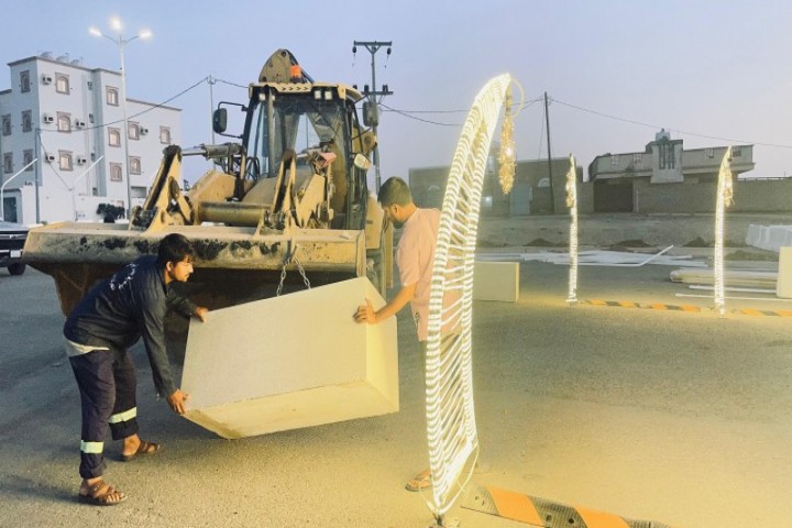 تجهيزات متواصلة للسوق الرمضاني في بحر أبو سكينة