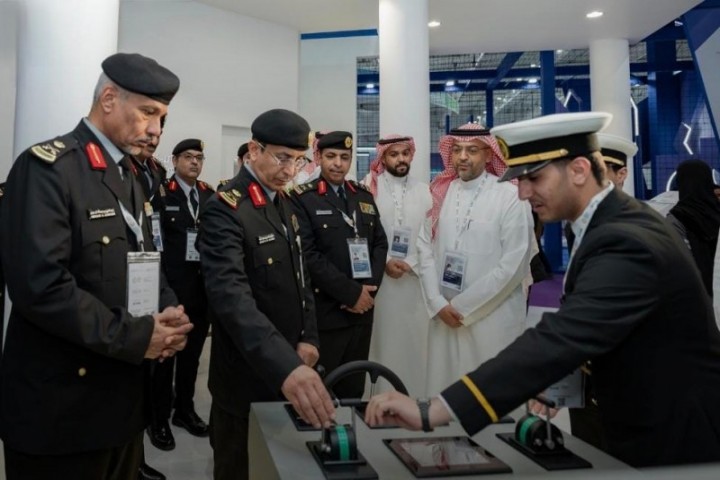 كليات التميّز تختتم حضورها في معرض الدفاع العالمي