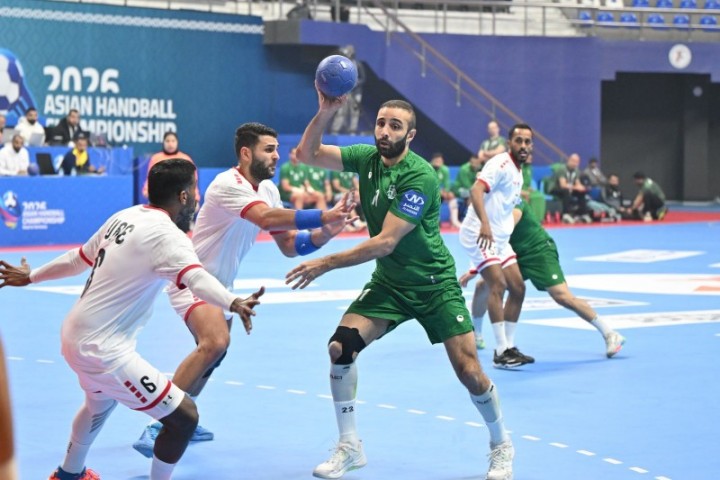 يد الأخضر تتجاوز الامارات وتنتظر البحرين في البطولة الآسيوية