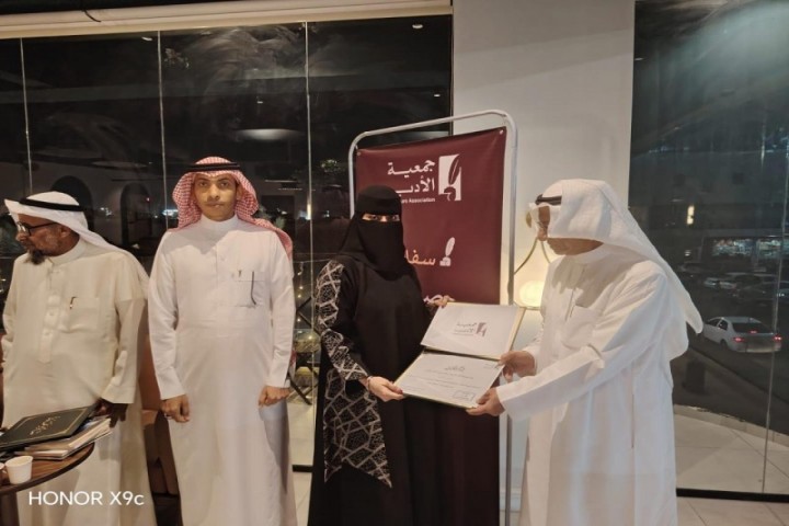 صبيا.. ترسم العالم في "قصة"