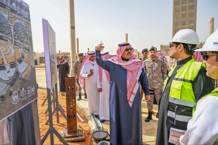 أمير حائل يتفقد مشروع المنطقة المركزية ويوجه بمضاعفة الجهود لإتمام الإنجاز