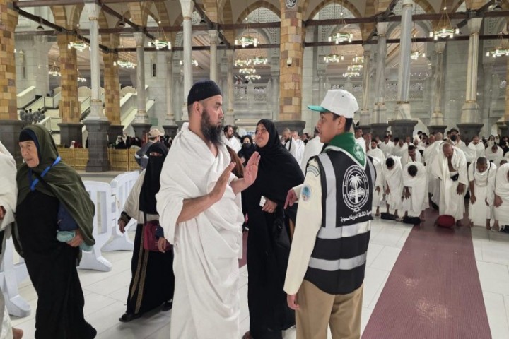 كشافة السعودية يشاركون بـ750 متطوعًا لخدمة المعتمرين بالحرمين