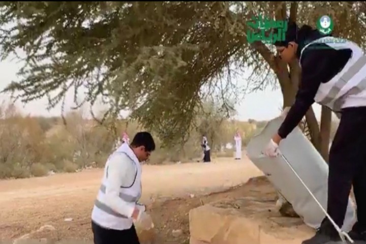 أمانة الرياض تطلق مبادرة بيئية في وادي السلي بمشاركة 200 متطوع