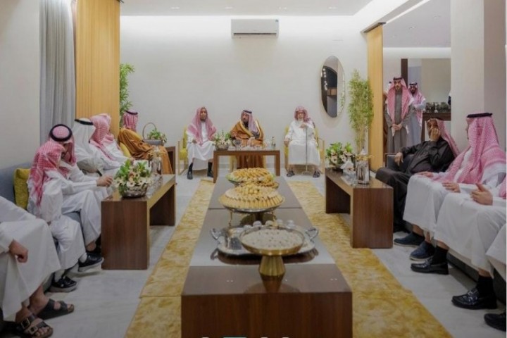 زيارة أمير القصيم لعدد من العلماء لتهنئتهم بشهر رمضان المبارك