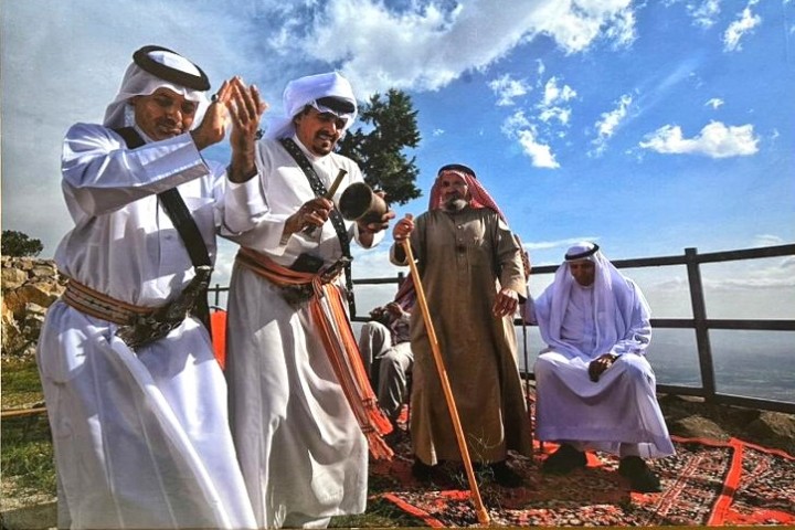 جمعية الثقافة والفنون بأبها تُنظّم معرضًا فنيًا بمناسبة يوم التأسيس