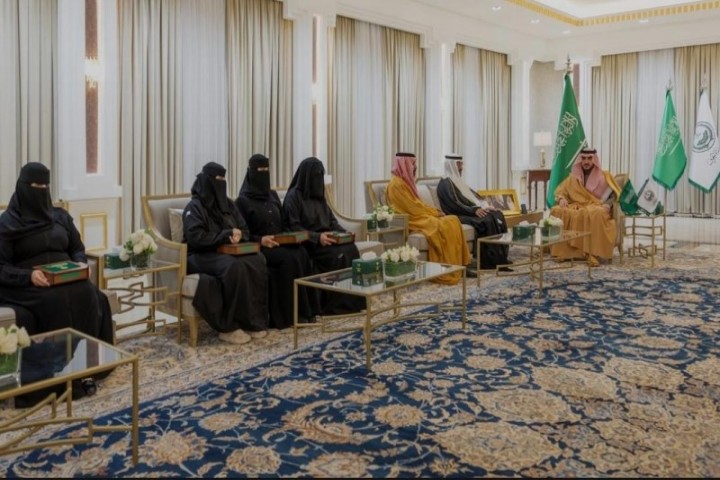 أمير الجوف يسلّم وحدات سكنية تنموية للمستفيدين