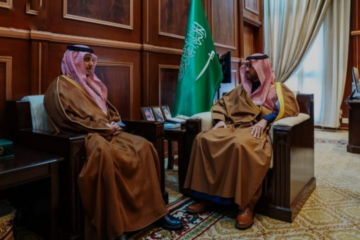 نائب أمير حائل يطّلع على مستجدات مسار حائل الرياضي