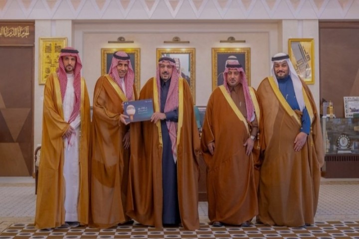 أمير القصيم يتسلّم التقرير الختامي لملتقى فرصتي في نسخته الخامسة