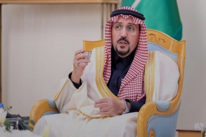 أمير منطقة القصيم يستقبل المهنئين بعيد الفطر