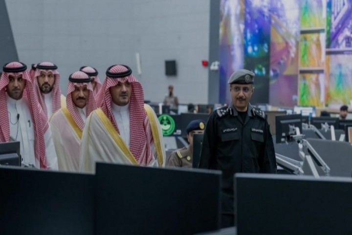 زيارة وزير الداخلية لمركز العمليات الأمنية الموحدة 911