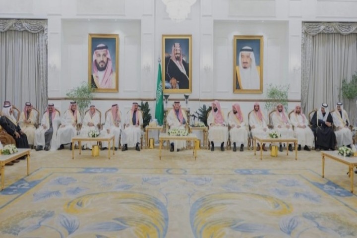 أمير منطقة الحدود الشمالية يستقبل المهنئين بعيد الفطر