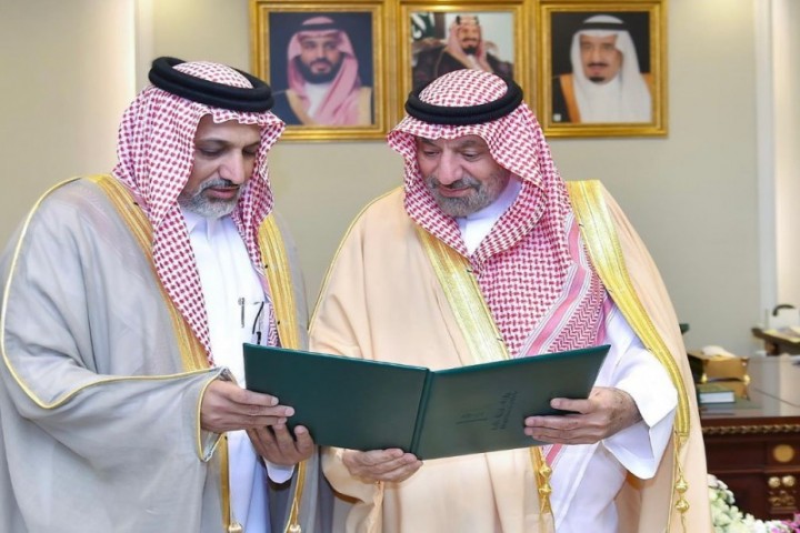 أمير نجران يشدد على ضبط الأسواق ويثمّن جهود التجارة خلال رمضان والعيد