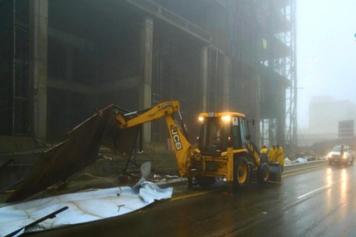 أمانة الباحة تواصل معالجة آثار الأمطار