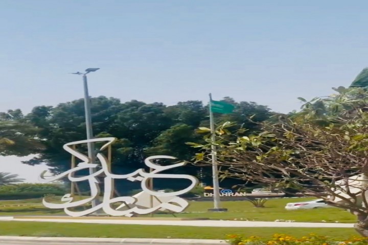 احتفالات العيد بالشرقية تتخطى الإنارات لتزدان الشوارع بالمجسمات والديكورات