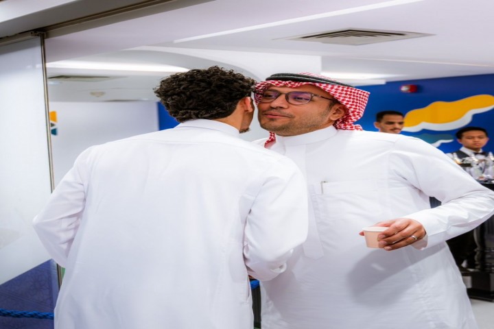 قوميز يعيد الفتح للتدريبات بعد التوقف… والفريق يحتفل بعيد الفطر